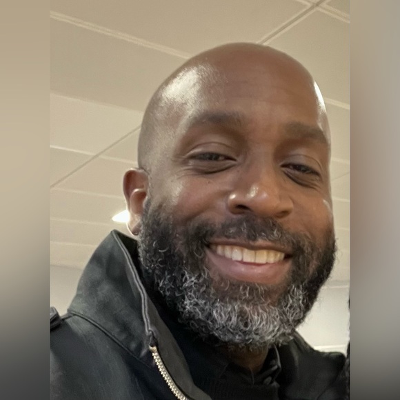 Meet your Posher, Malik - Picture 1 of 1